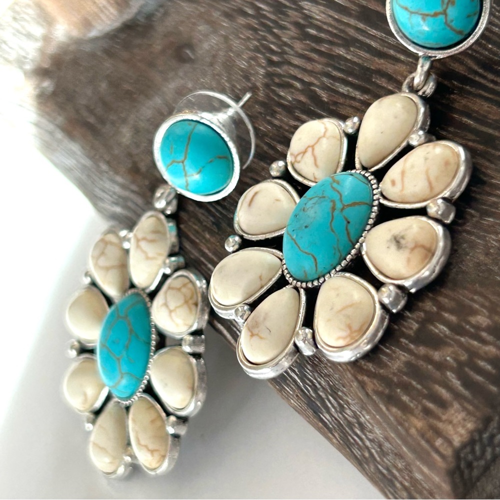 🌸Marbled Bohemian Earrings. Turquoise & Ivory. Natural Stone - Picture 3 of 10